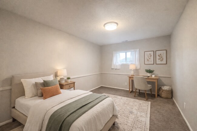 Building Photo - 2 bed 2 bath home with expansive garage and lot's of updates!