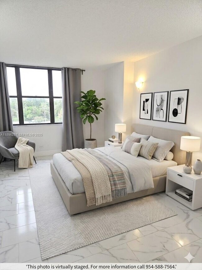 Building Photo - 1800 NE 114th St