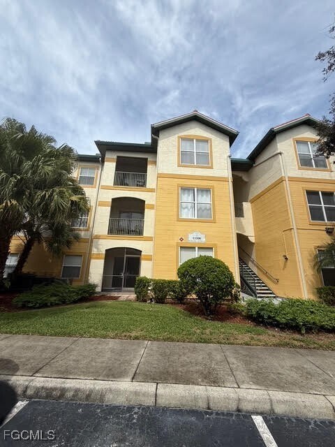 Primary Photo - 11500 Villa Grand