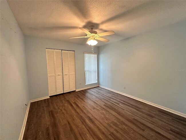 Building Photo - 13 Surrey Ct