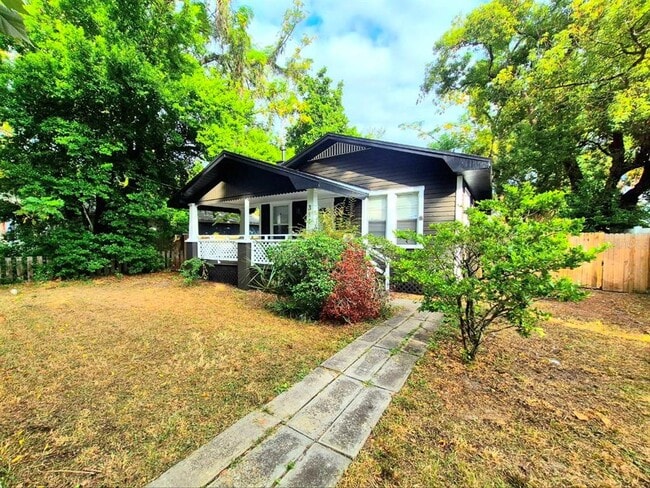 Building Photo - 314 E Park Ave