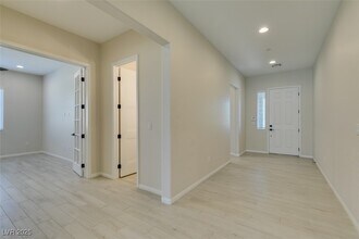 Building Photo - 10973 Krista Leigh Ave