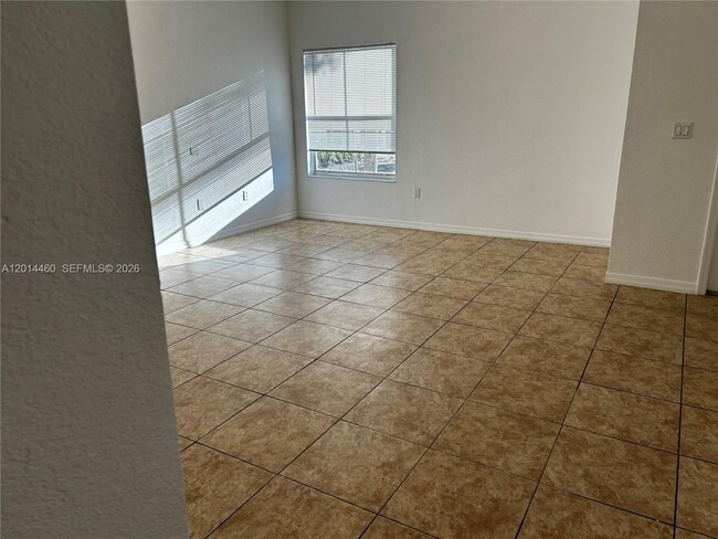 Building Photo - 4906 SW 141st Ave