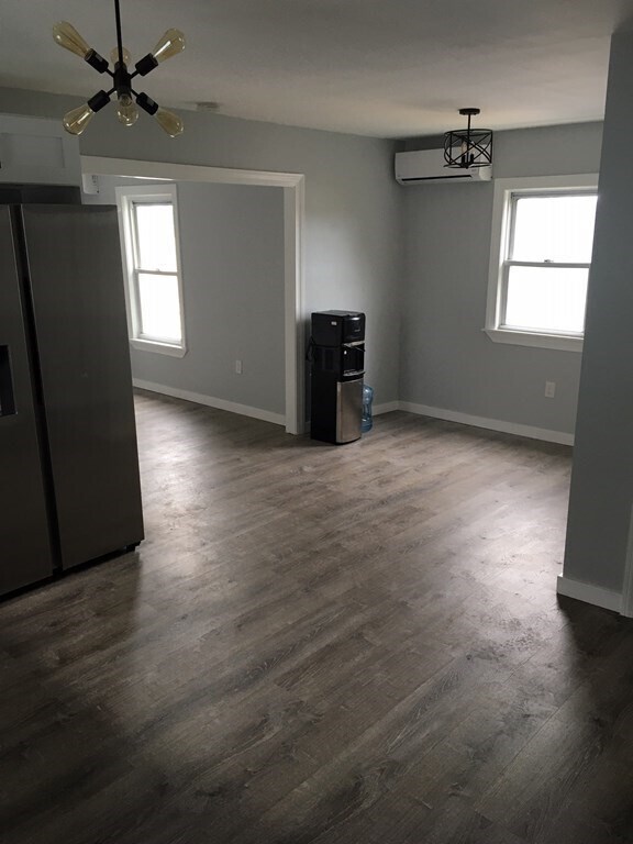 Building Photo - 28 Warnock St