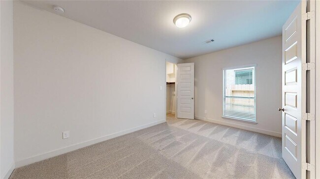 Building Photo - 624 Sand Branch Dr
