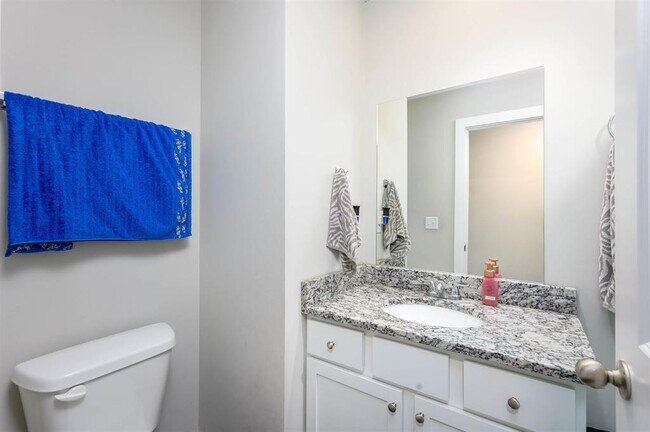 Building Photo - 1827 E 69th Ct N