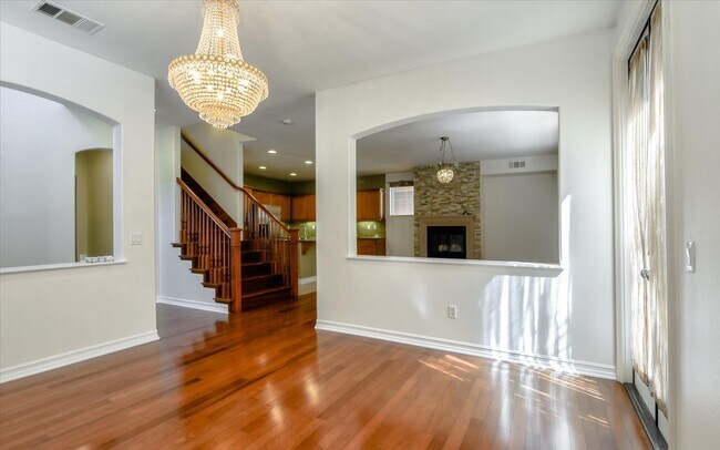 Dining/Family Room - 2835 Maricopa St