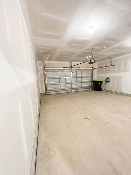 Building Photo - 8869 Baton Rouge Ave NW