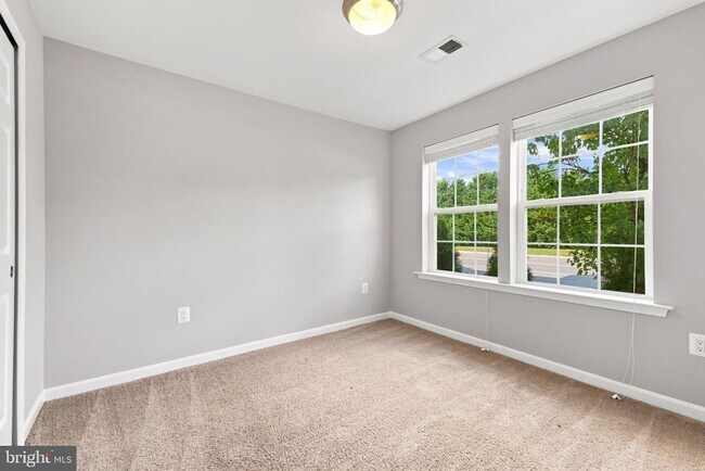 Building Photo - 25678 Pleasant Valley Rd