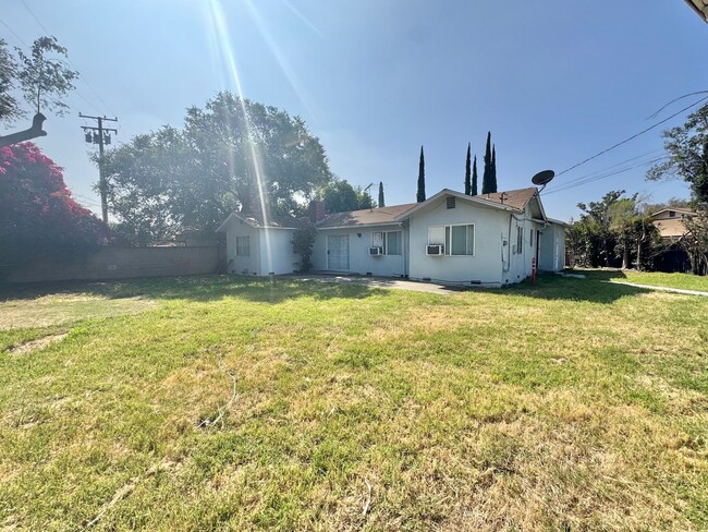Building Photo - Spacious Pomona Home with Huge Backyard