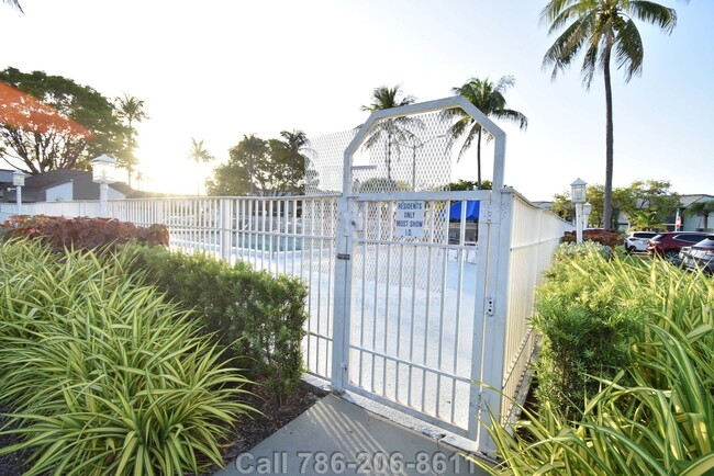 Building Photo - Prime Rental: Spacious 2-Bed, 2-Bath In Carmel Lakes Gated Community