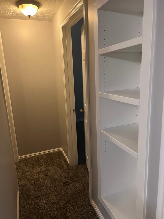 Building Photo - South Weber