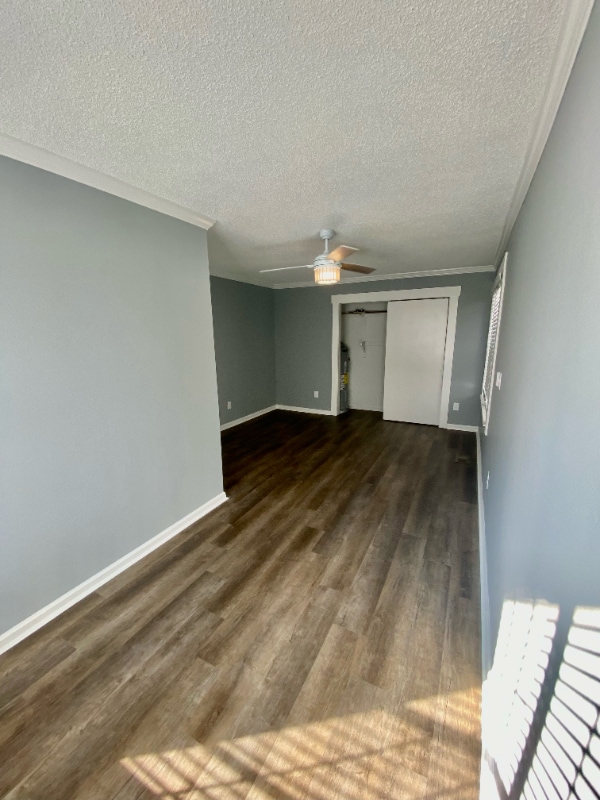 Building Photo - 1351 Bayville Ct