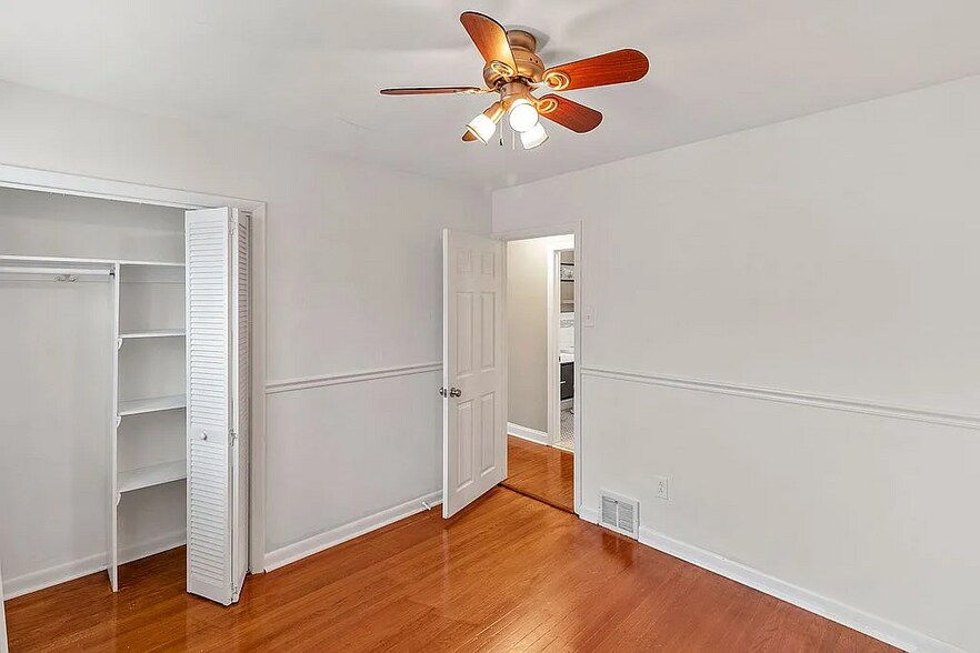 Building Photo - 802 Loney St