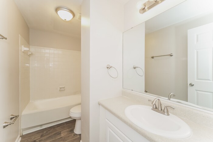 Building Photo - 8114 Bald Ridge Dr