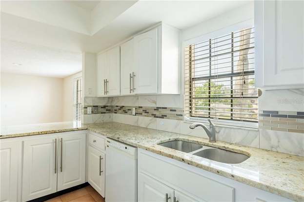 Building Photo - 2450 Heron Terrace