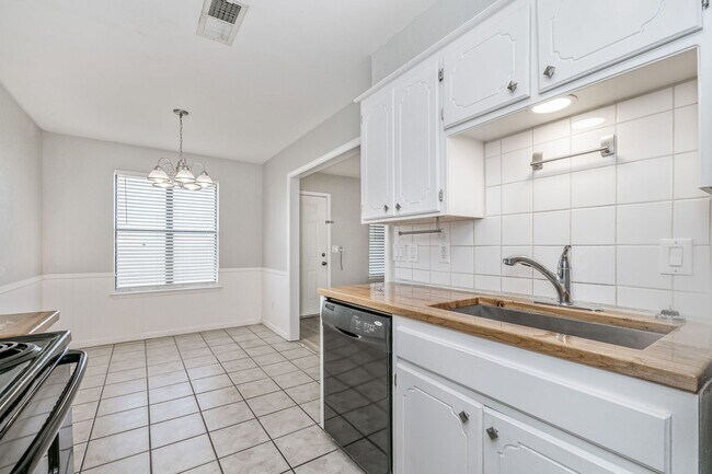 Building Photo - 4200 S Austin St