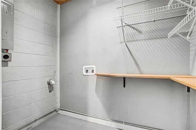 Building Photo - 116 Forney Johnston Dr