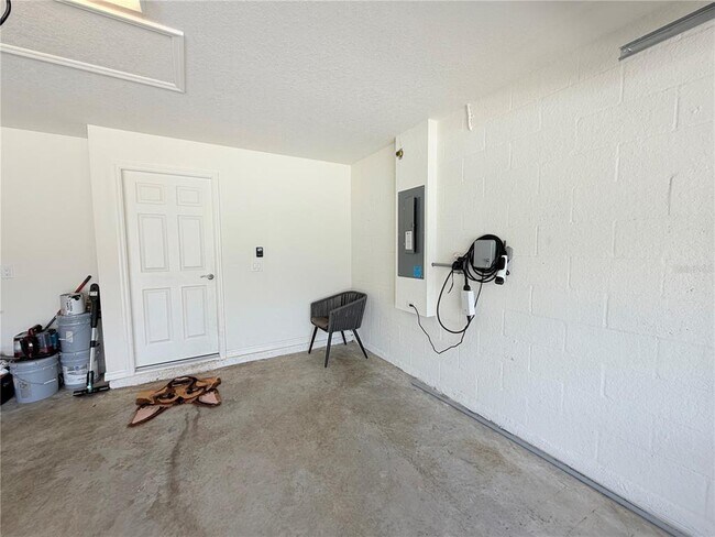 Building Photo - 35255 Crescent Creek Dr
