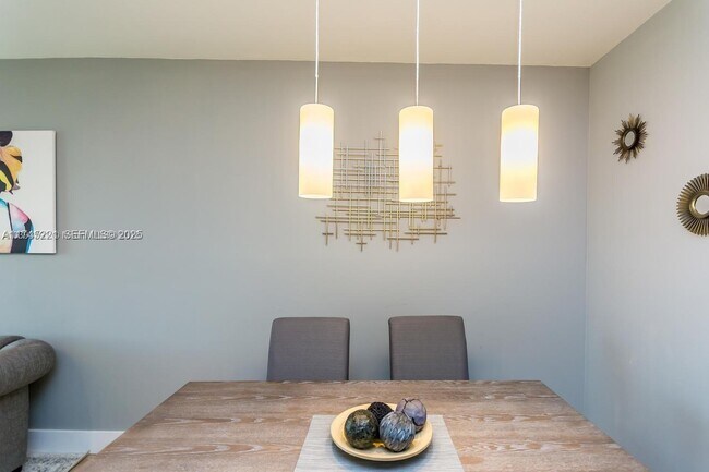 Building Photo - 17620 Atlantic Blvd