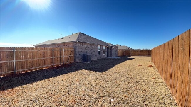 Building Photo - 21097 River Mist Dr