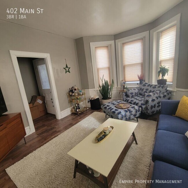 Building Photo - 3 Bedroom / 1 bathroom Home in Hellertown!!