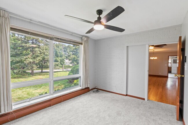 Building Photo - 288 Middaugh Rd