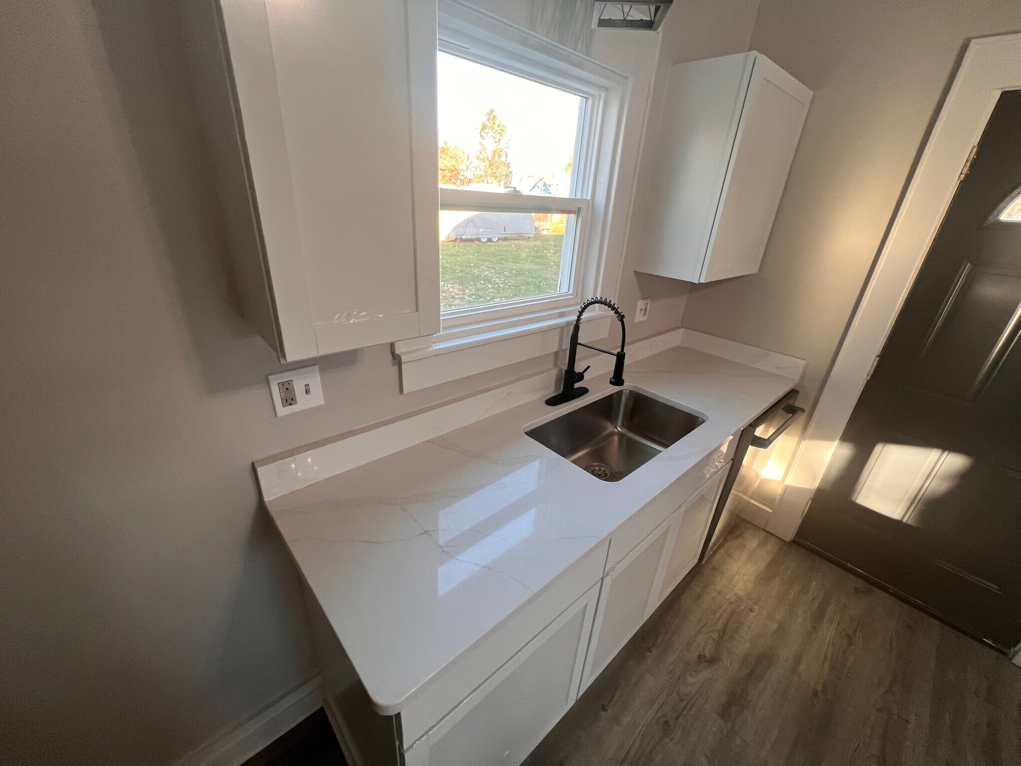 Building Photo - 1410 Center St