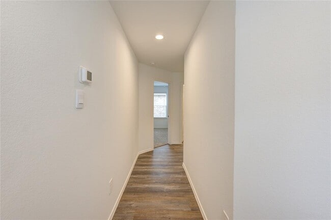 Building Photo - 24434 Elmwood Falls Dr