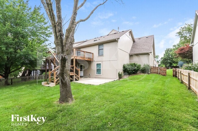 Building Photo - 9824 N Highland Terrace