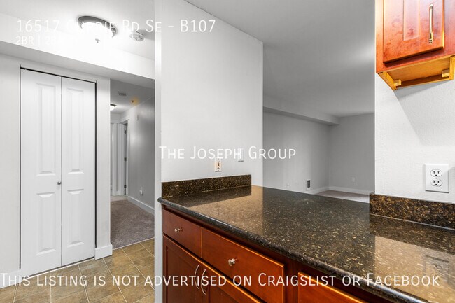 Building Photo - Beautifully Remodeled 2BD/2BA Condo in Mon...