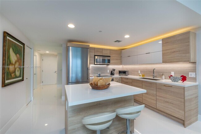 Building Photo - 16385 Biscayne Blvd
