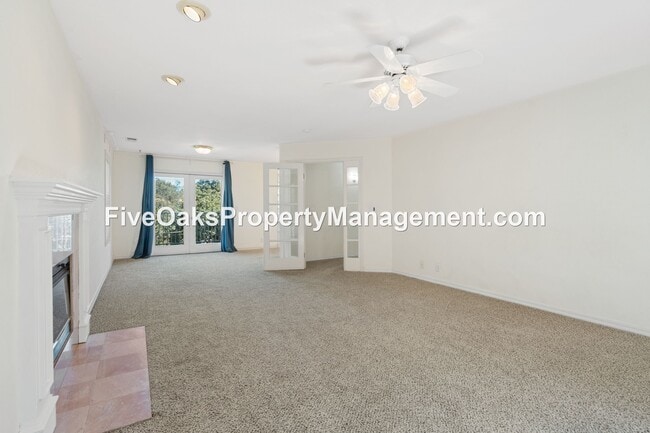 Building Photo - 2025 Moonstone Cir