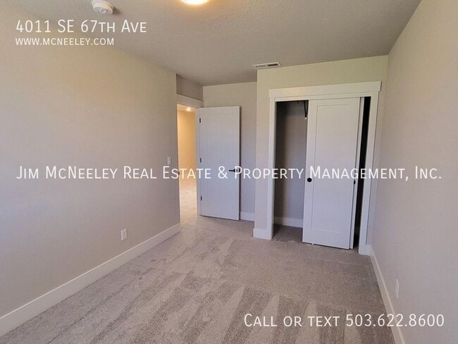 Building Photo - 4011 SE 67th Ave