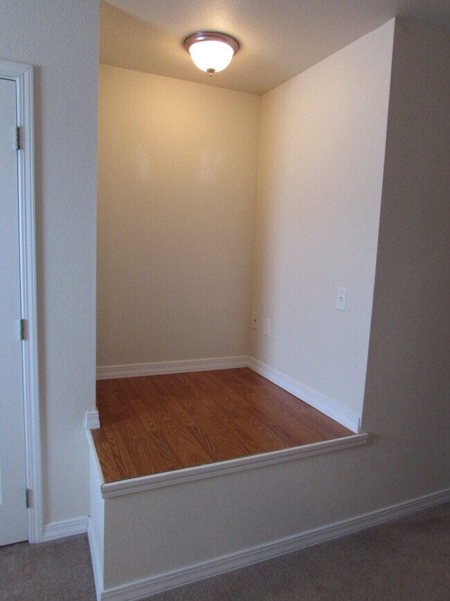 Building Photo - 6185-MF1-E1