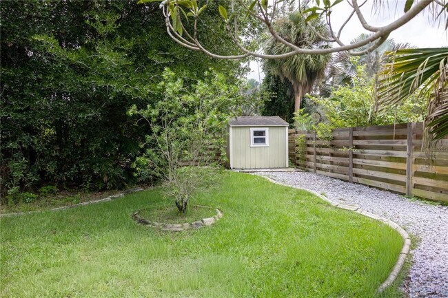 Building Photo - 615 Valle Vista Dr