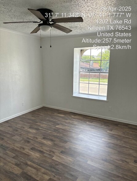 Building Photo - 4202 Lake Rd
