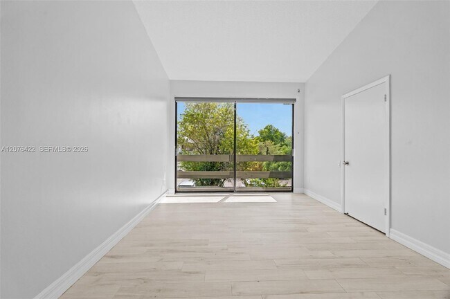 Building Photo - 7140 SW 111th Ct