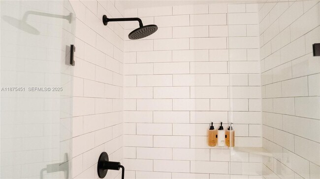 Building Photo - 398 NE 5th St