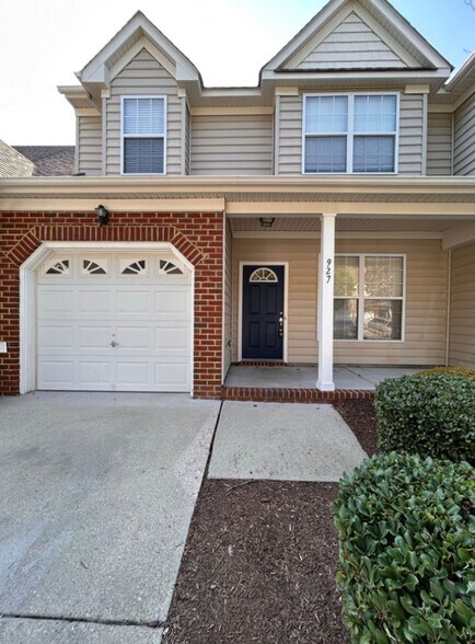Primary Photo - 927 Hunley Dr