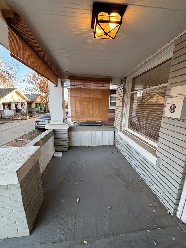 Building Photo - Salt Lake Cottage home 3 bed, 2 baths