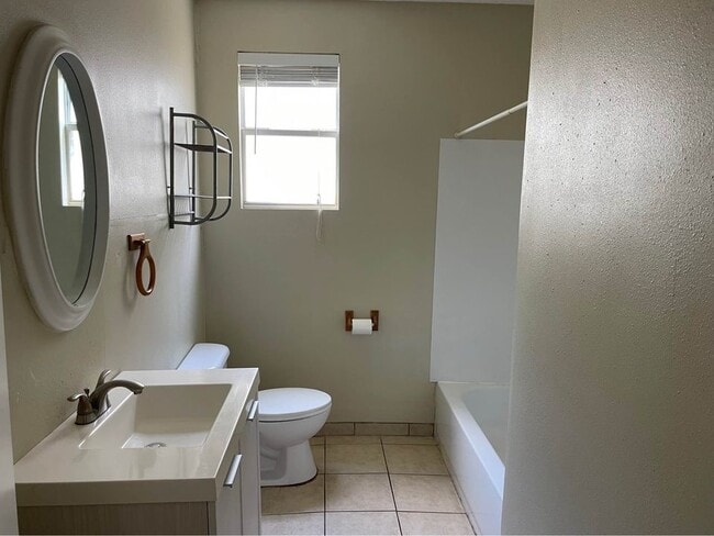 Building Photo - 3321 Napoleon Ave