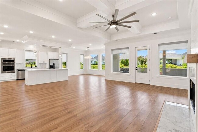 Building Photo - 501 N Corniche Du Lac