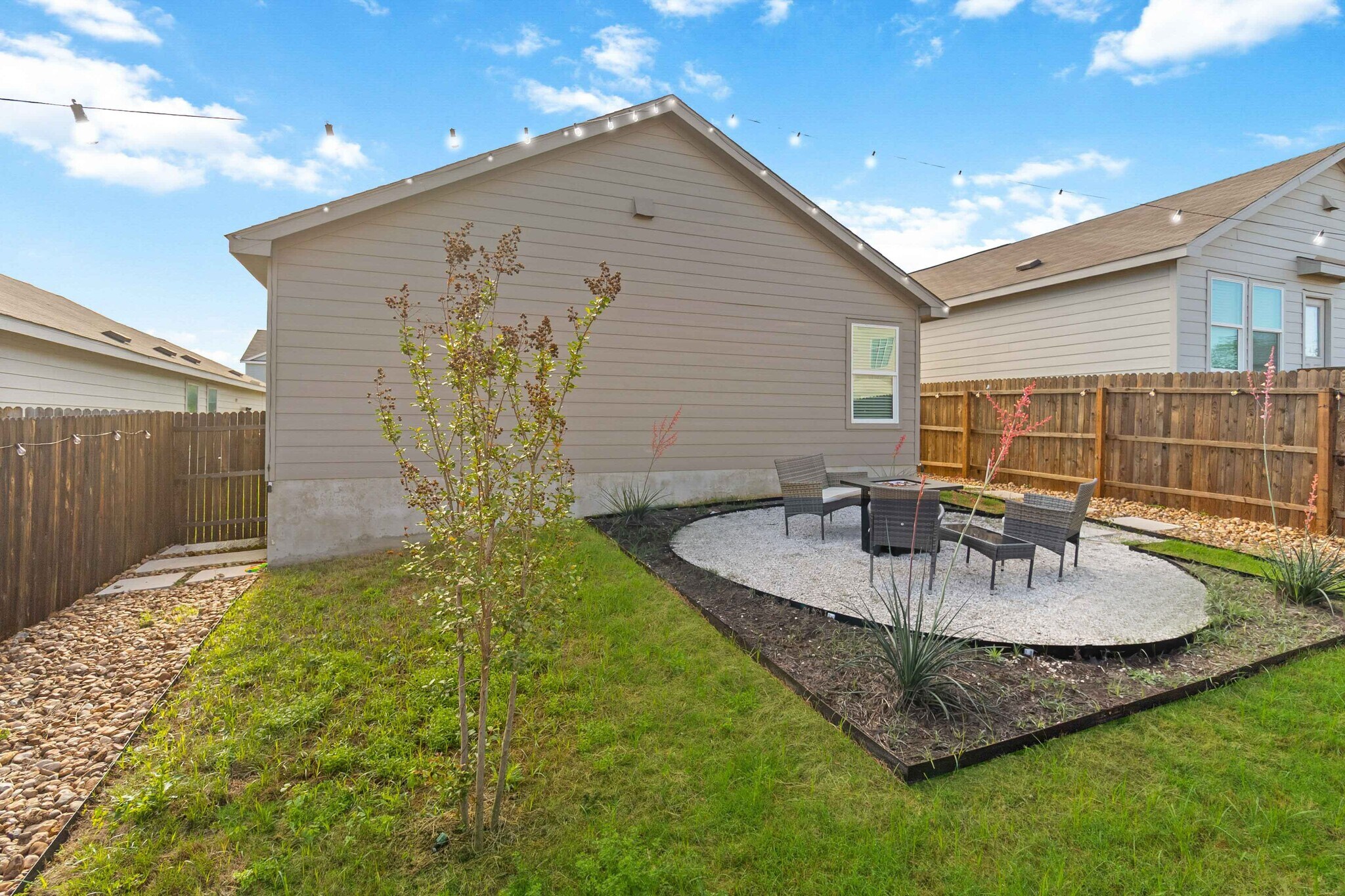 Building Photo - 5155 Fowler Cres