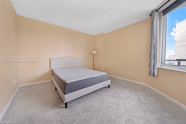 Building Photo - 2 br, 2 bath Condo - 335 S Biscayne Blvd A...