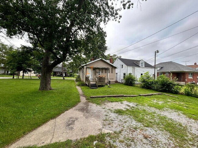 Building Photo - 207 N Woodland Ave