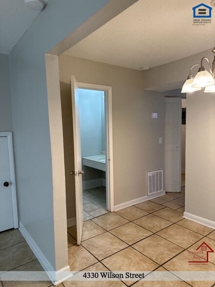 Building Photo - 4330 Wilson St