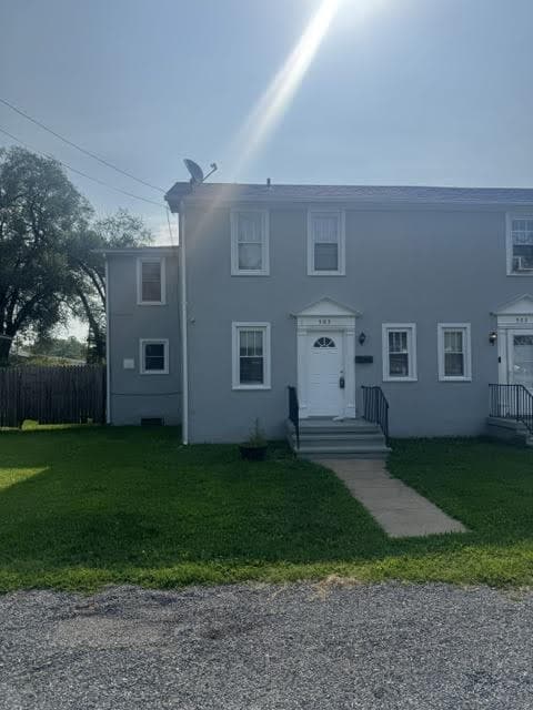 Building Photo - Charming 3-Bedroom Townhome in the Heart of Front Royal! Hardwood Floors and Pet-Friendly!