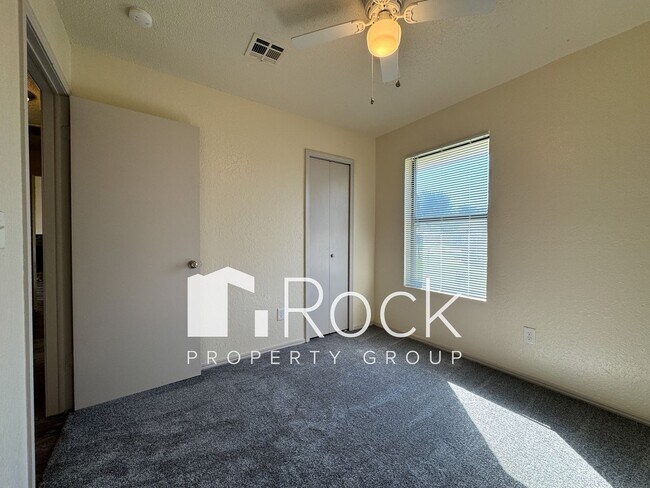 Building Photo - 3 Bedroom House in a Great Neighborhood