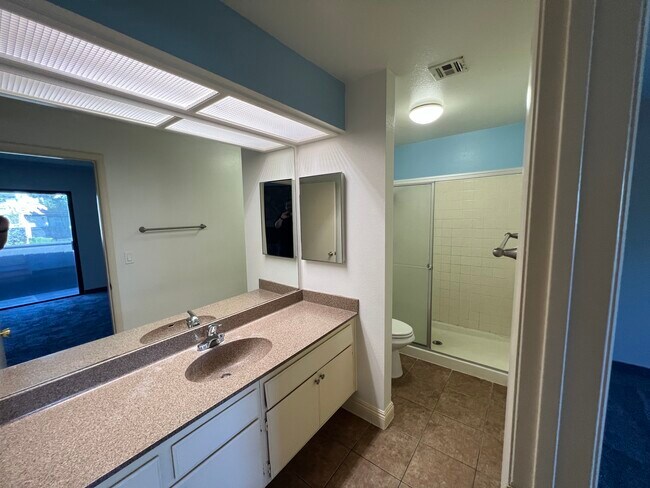 Building Photo - 4576 Kenmare Way